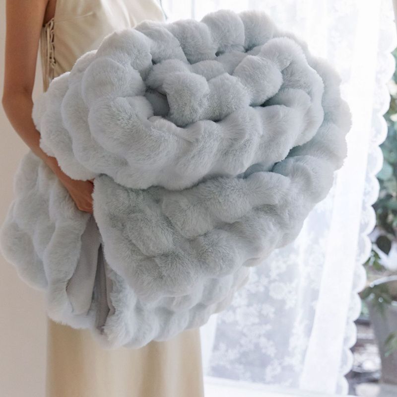 CuddleCloud - Premium Fluffy Blanket
