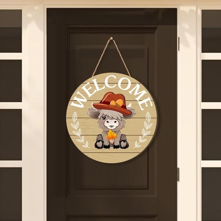 Cowtique – Seasonal Highland Cow Door Decor