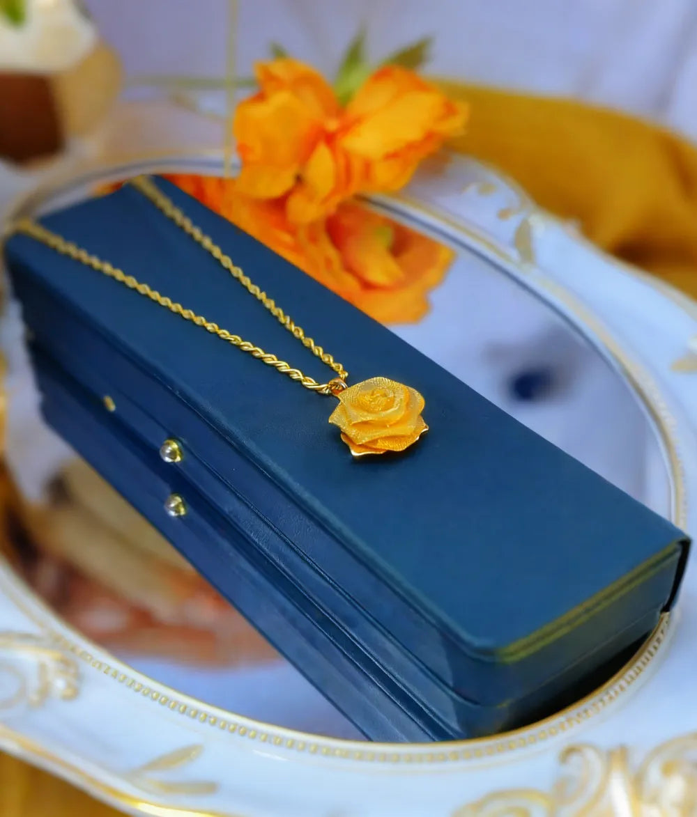 FleurAmour – Luxury Rose Pendant & Earring Gift Set