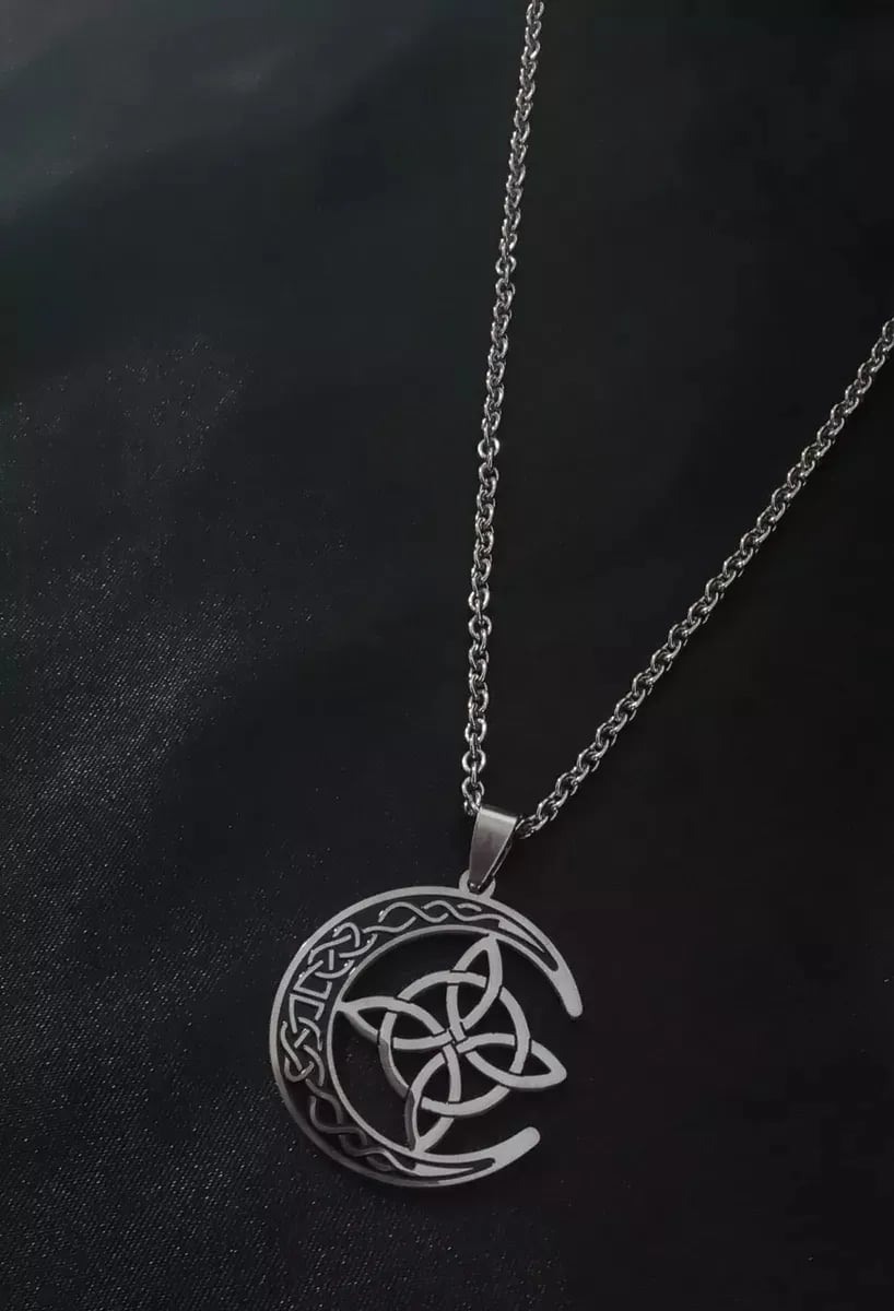 LunaCelt – Mystic Steel Necklace