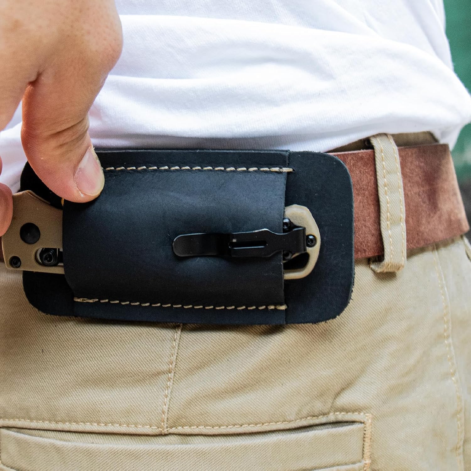 LeatherGuard – Retro Horizontal Knife Scabbard