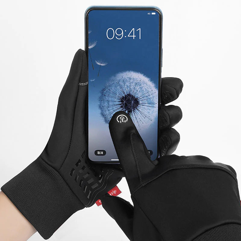 ThermaGuard – Water Resistant Winter Gloves