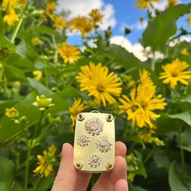 BloomLock - Handmade Portable Flower Press