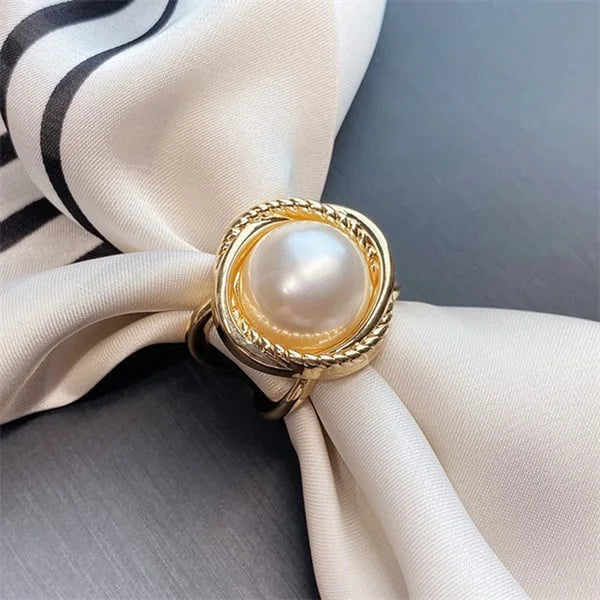PearlBloom – Elegant Floral Scarf Ring Clip with Pearls