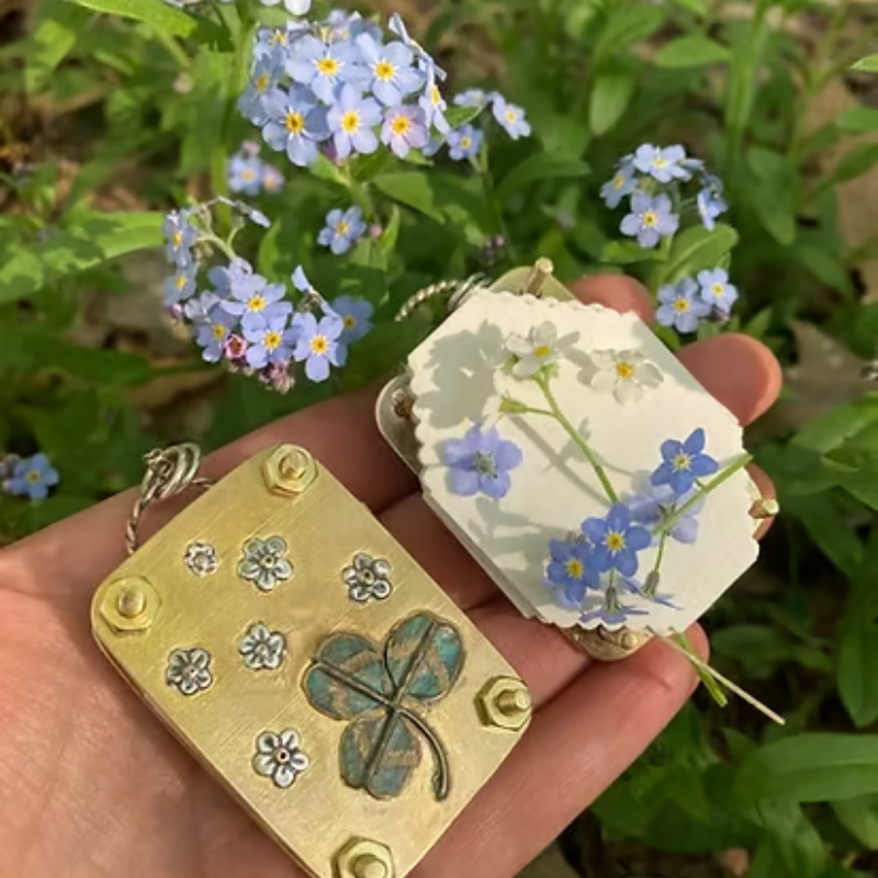 BloomLock - Handmade Portable Flower Press