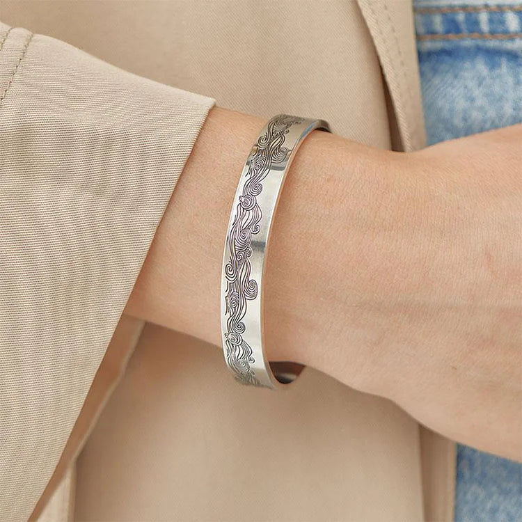 LustraWave – Romantic Wave Cuff Jewelry