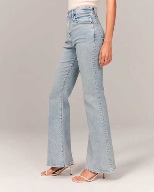 ElevéCurve – Chic Stretch Flare Jeans