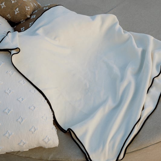 MagniTowel – Smart Magnetic Hanging Towel