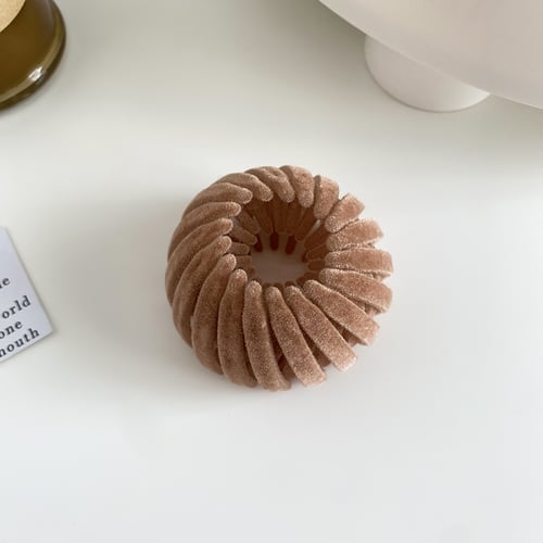 FeatherTwirl – Messy Chic Hair Clip