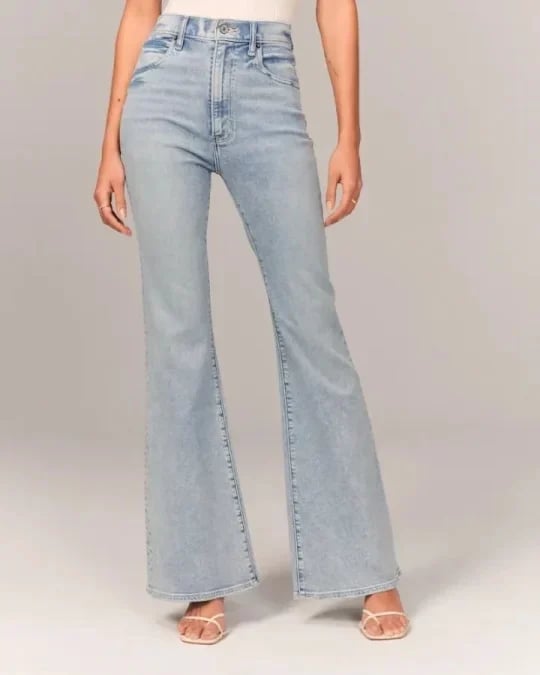 ElevéCurve – Chic Stretch Flare Jeans