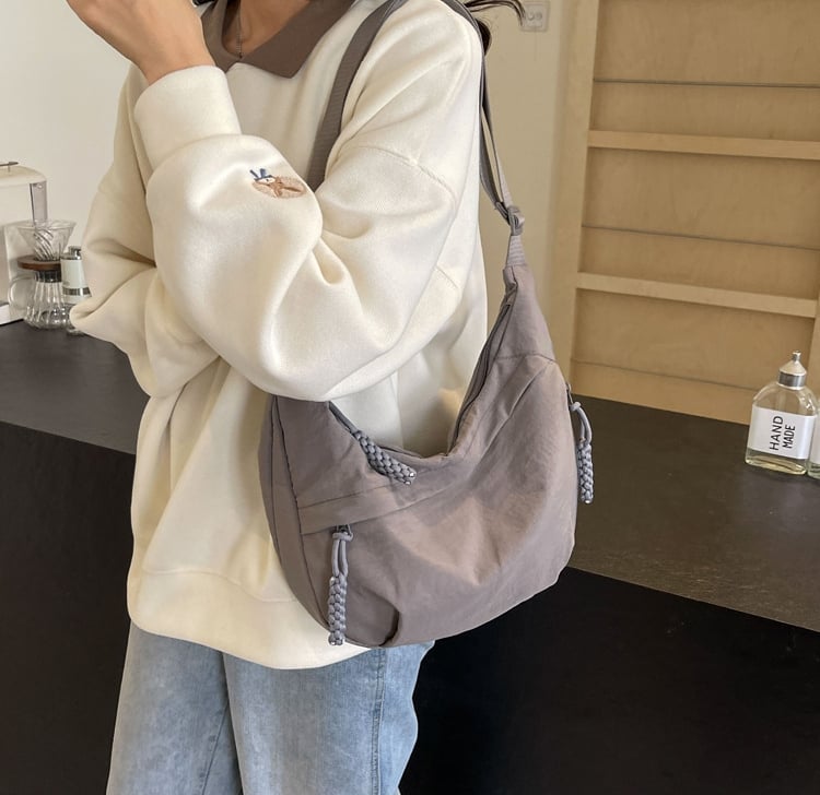 UrbanEase – Lightweight Nylon Crossbody Bag