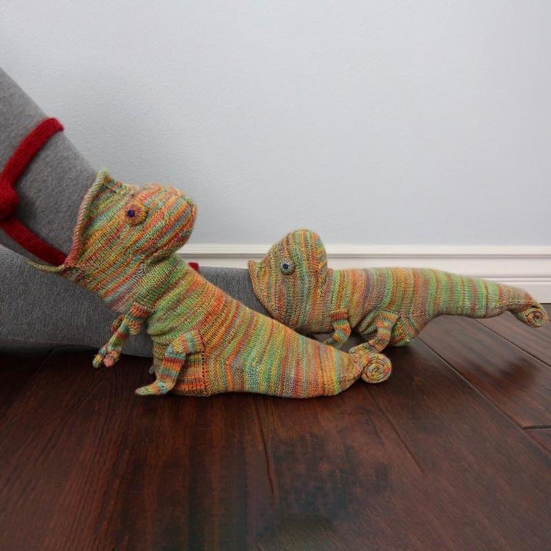 WarmWhiskers – Unisex Animal Knit Socks