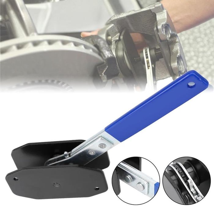 BrakeMaster – 360° Rotating Ratchet Caliper Tool