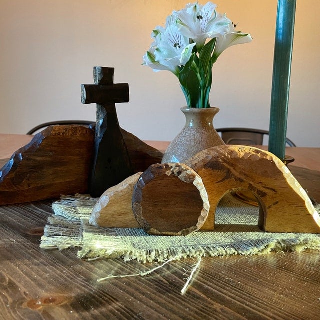 HolyRise – Handcrafted Easter Scene