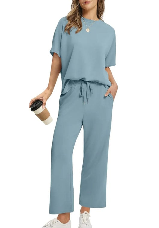BreeziSet – Casual Beachwear Outfit for Women