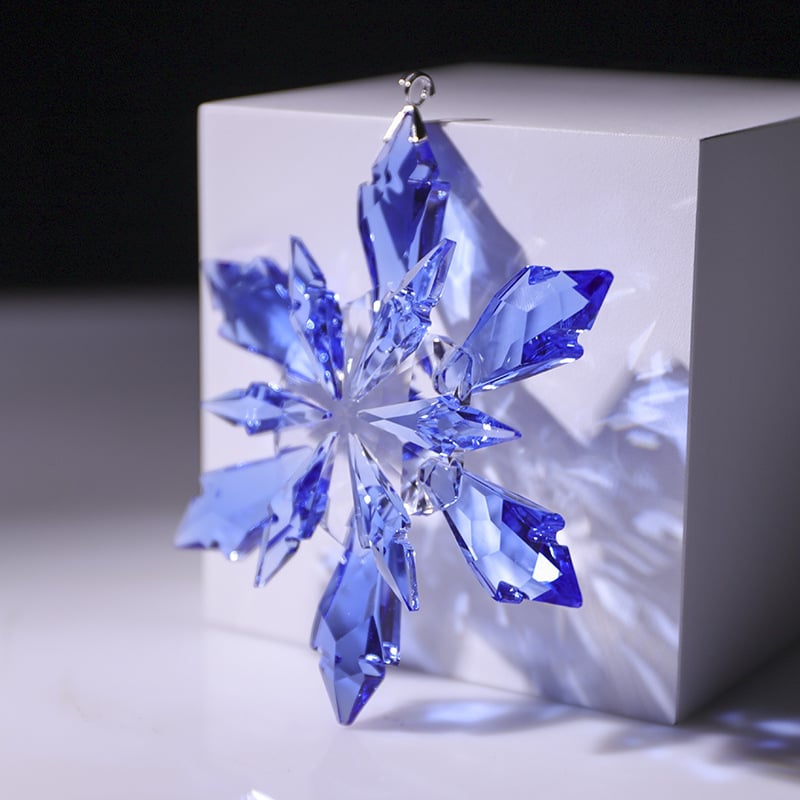 CharmAura – Festive Pendant Gift