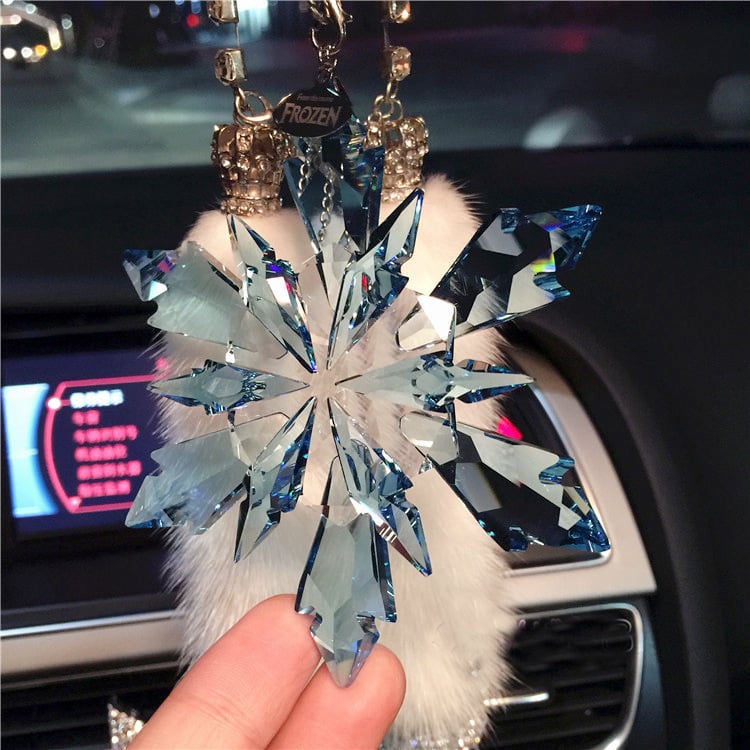 CharmAura – Festive Pendant Gift