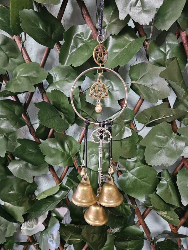 LunaChime – Handmade Witch Bells