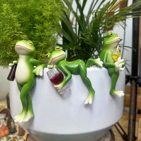 FrogPerch – Cute Hanging Garden Accent for Flower Pots