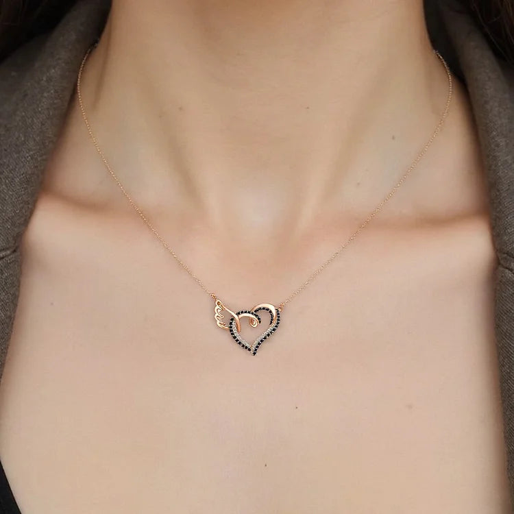 HeavenlyEmbrace – Black Diamond Necklace