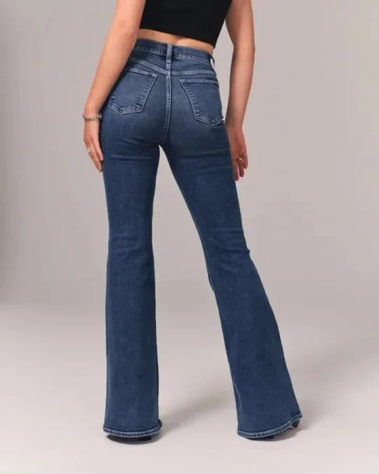ElevéCurve – Chic Stretch Flare Jeans