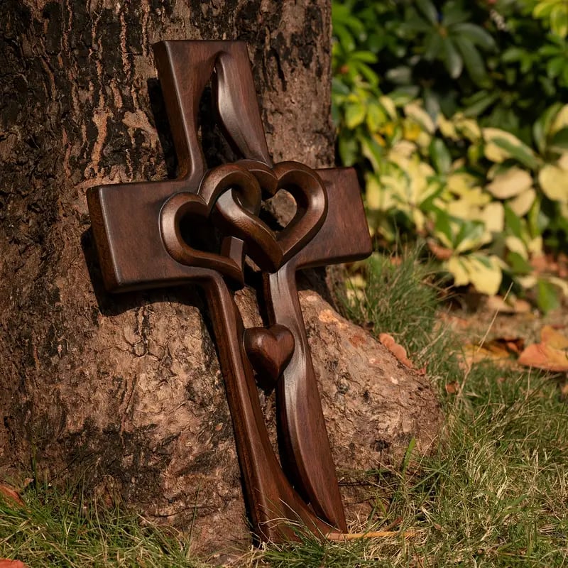 HeartLoom – Intertwined Wooden Cross