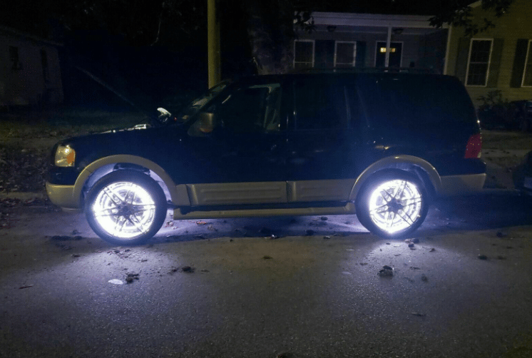 NeonSpin – LED Tire Valve Glow Lights