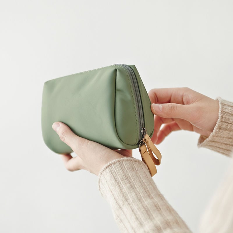 GlamGo – Chic Travel Makeup Pouch