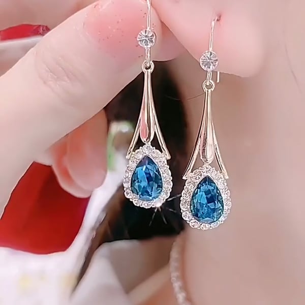AquaLuxe – Elegant Blue Crystal Drop Earrings
