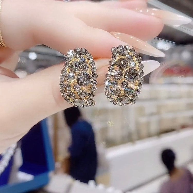 EternaGlint – Sparkling Lab Diamond Hoops