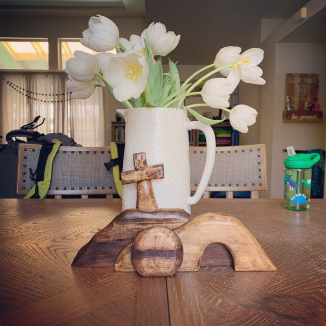 HolyRise – Handcrafted Easter Scene