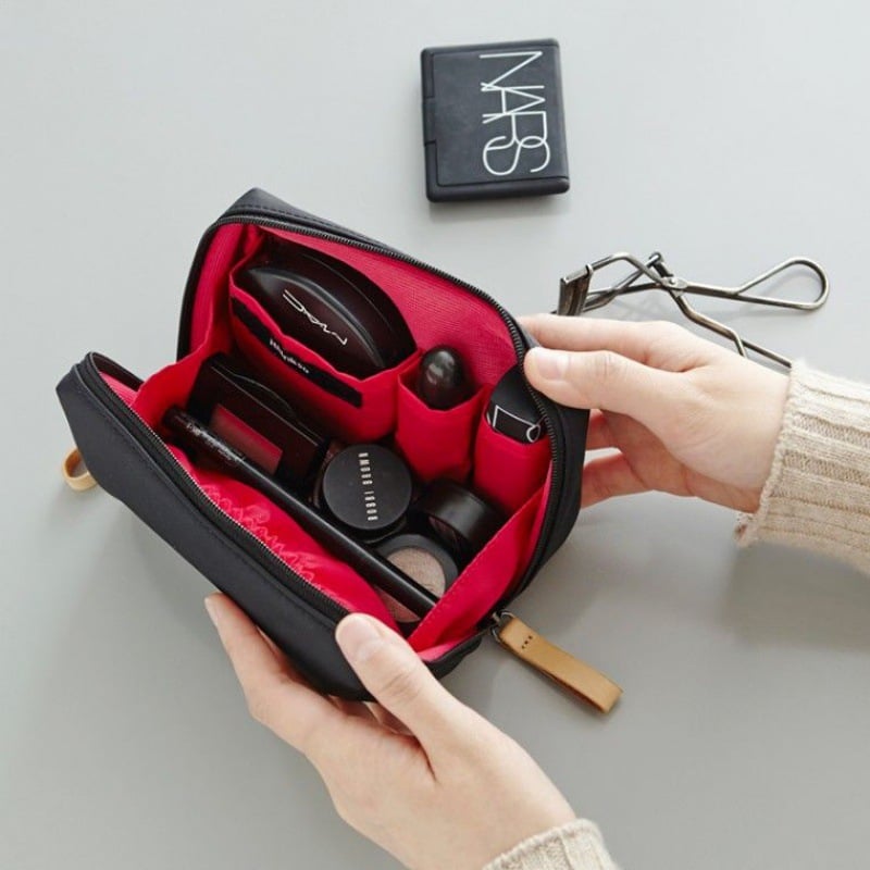 GlamGo – Chic Travel Makeup Pouch