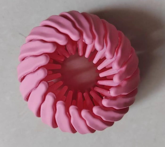 FeatherTwirl – Messy Chic Hair Clip