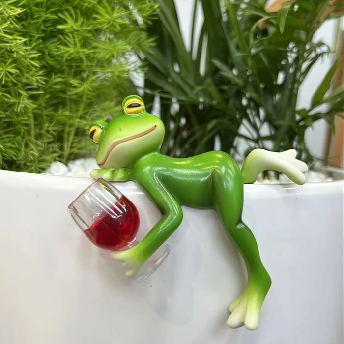 FrogPerch – Cute Hanging Garden Accent for Flower Pots