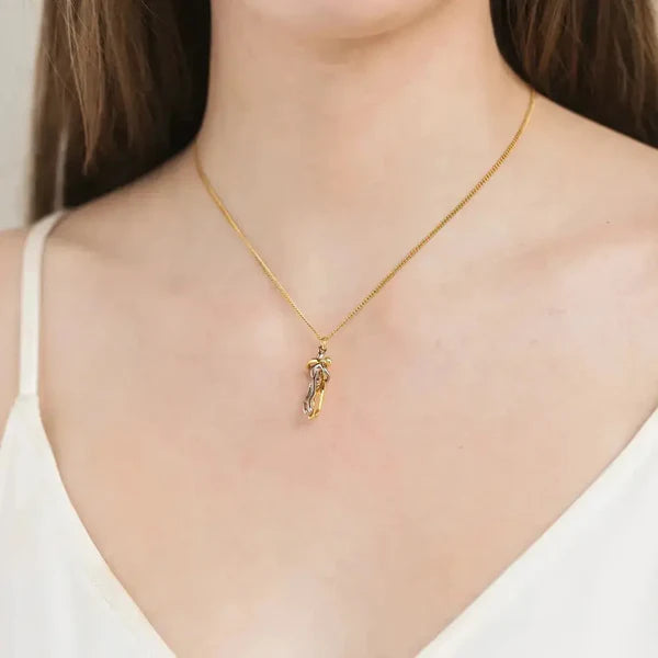 EmbraceJoy – Sentimental Hug Necklace Gift Set