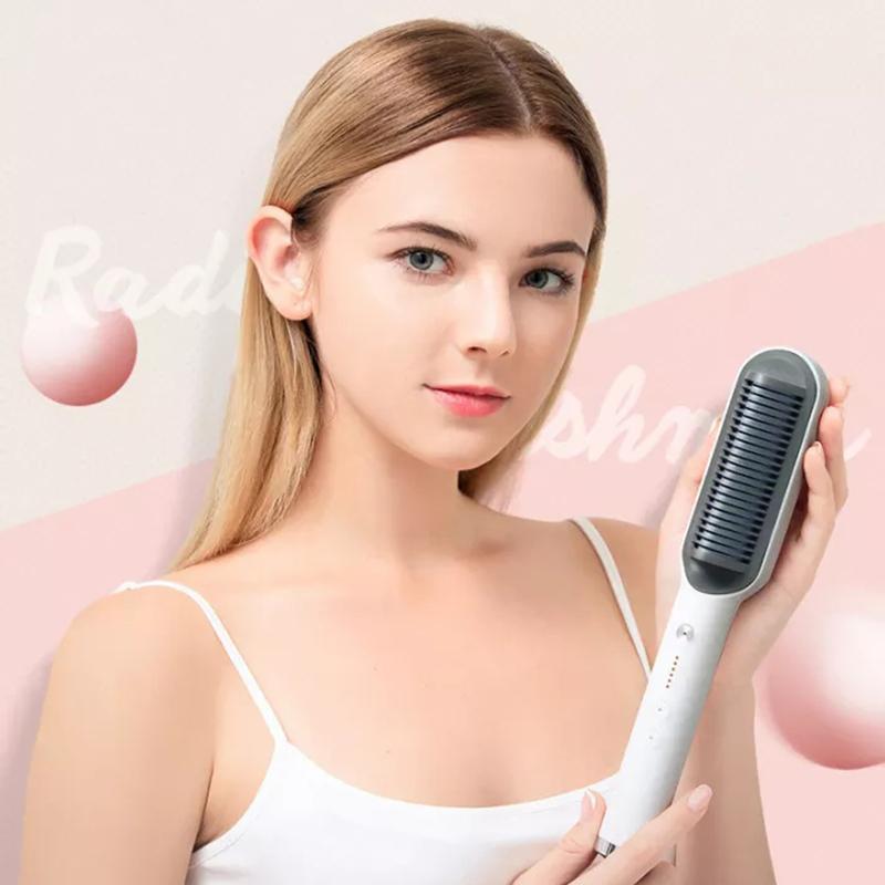 SilkyGlide - Effortless Hair Straightening Brush