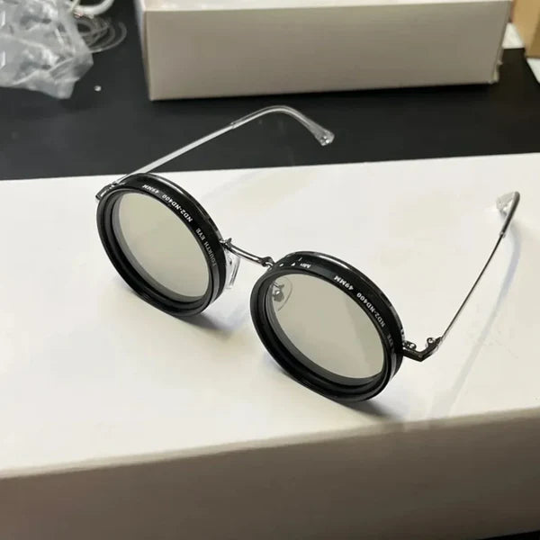 DarkRay – Modern Black Lens Shades