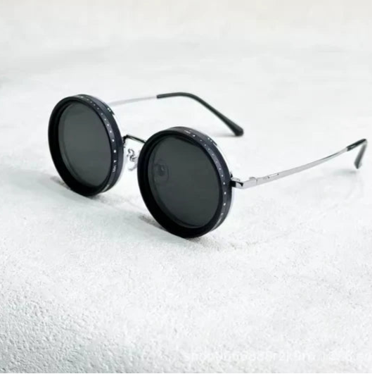 DarkRay – Modern Black Lens Shades