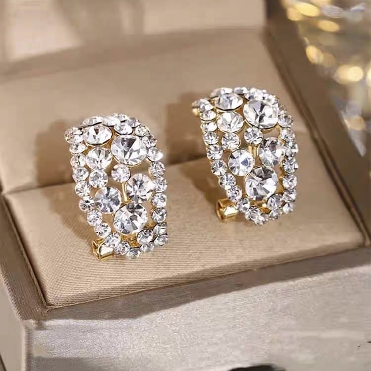 EternaGlint – Sparkling Lab Diamond Hoops