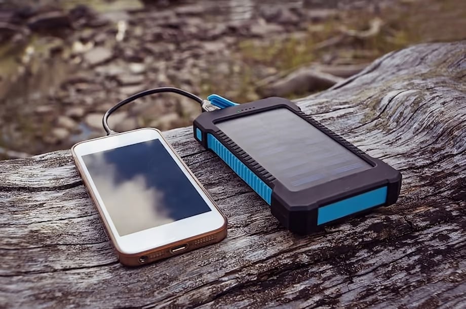 SunCharge – Waterproof Solar Power Bank