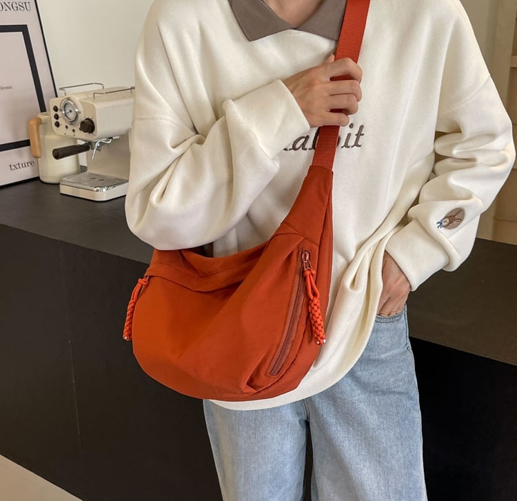 UrbanEase – Lightweight Nylon Crossbody Bag