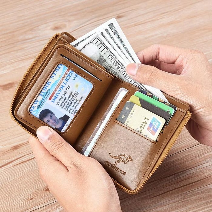 TitanFold – Sleek Zipper Wallet