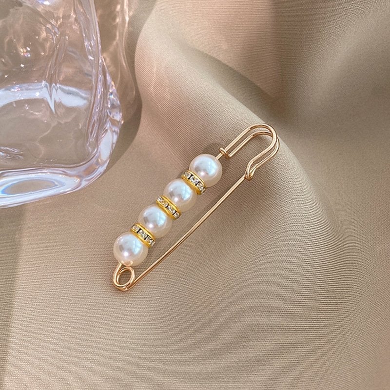 GleamPin - Fancy Rhinestones And Pearls Safety Brooch