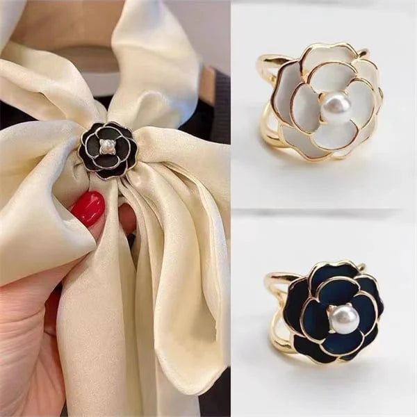 PearlBloom – Elegant Floral Scarf Ring Clip with Pearls