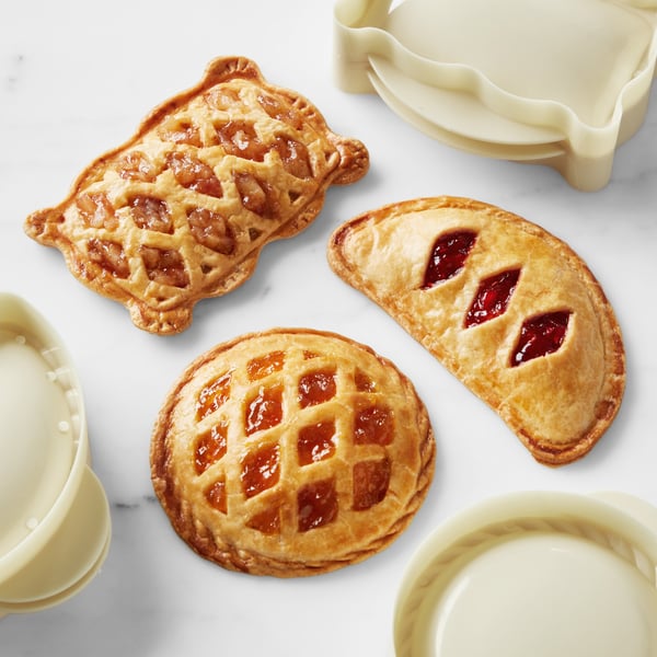 MerryMolds – Holiday Mini Pie Baking Tool