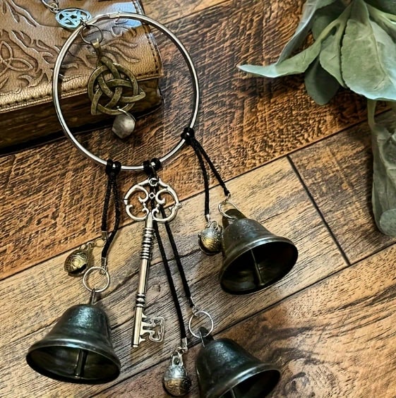LunaChime – Handmade Witch Bells