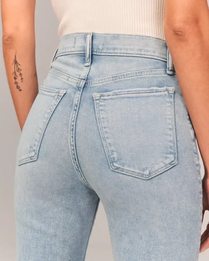 ElevéCurve – Chic Stretch Flare Jeans