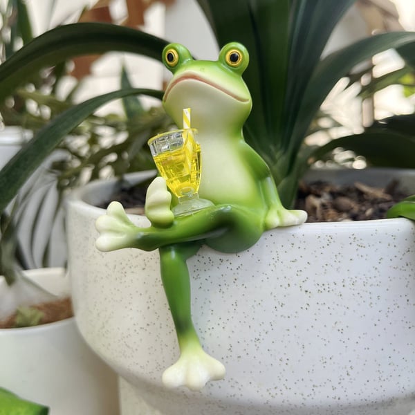 FrogPerch – Cute Hanging Garden Accent for Flower Pots