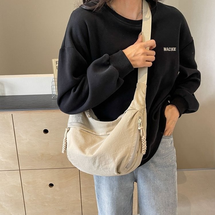 UrbanEase – Lightweight Nylon Crossbody Bag