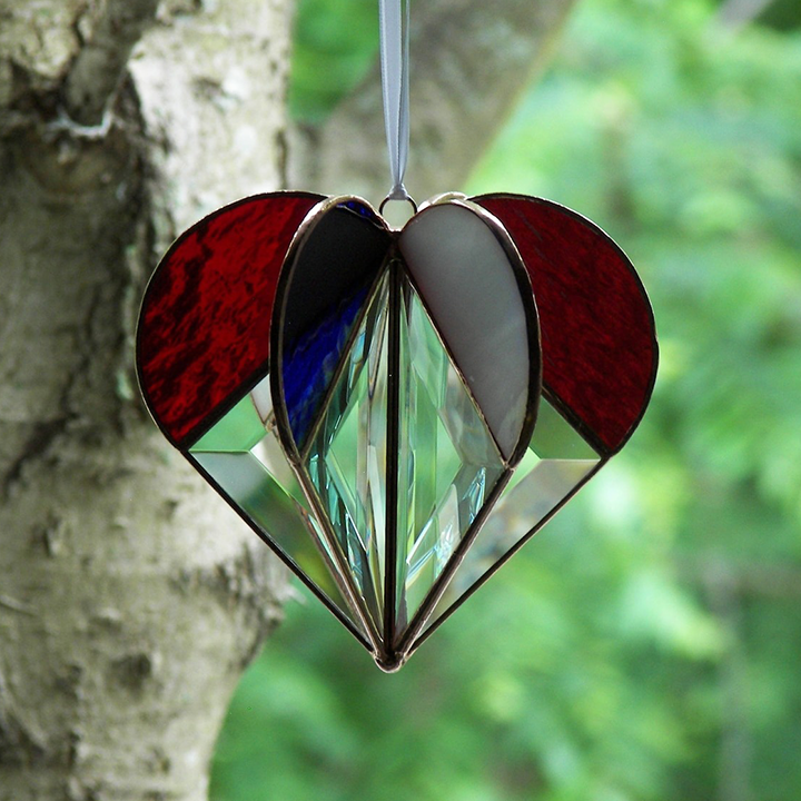 HeartGlow – Handmade Stained Glass Suncatcher